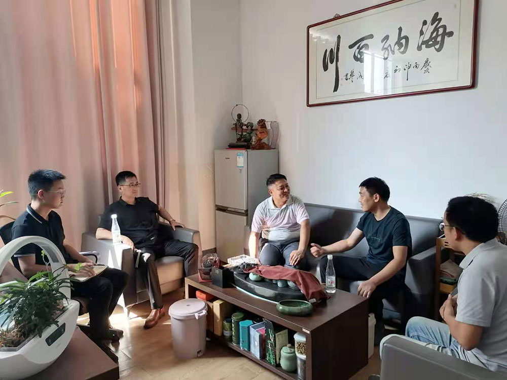 國資運(yùn)營公司走訪九龍園區(qū)企業(yè)，服務(wù)重點(diǎn)項(xiàng)目發(fā)展
