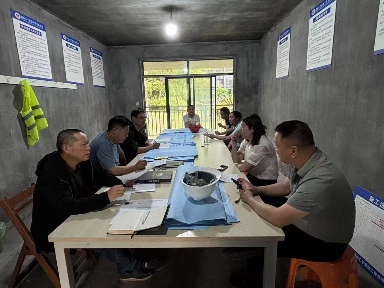 黃山市屯溪區(qū)學(xué)前教育能力提升工程-百鳥(niǎo)亭幼兒園建設(shè)項(xiàng)目組織節(jié)前安全生產(chǎn)檢查